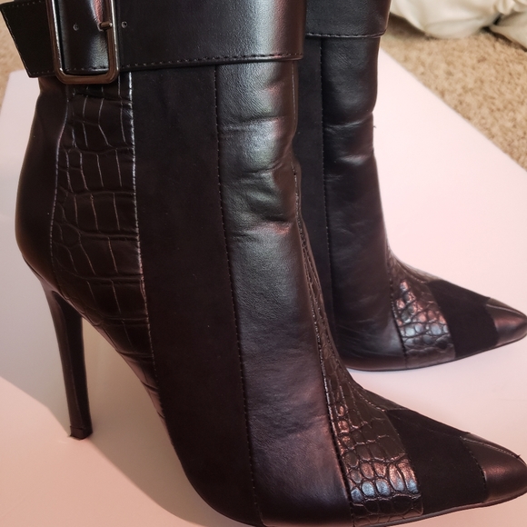 Moc Croc "Suede" embossed Hi Heel Booties - Picture 3 of 7